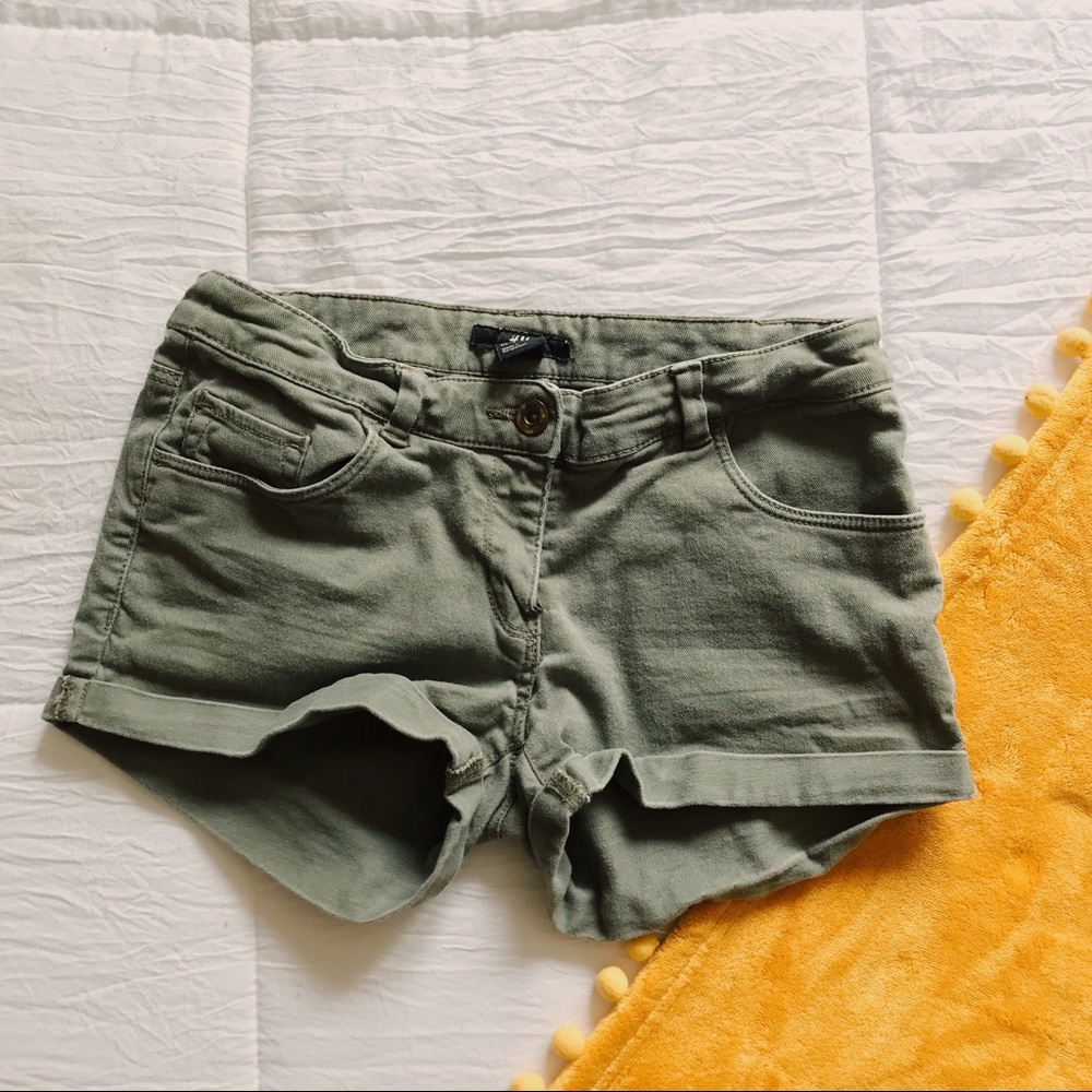 Olive h&m shorts //